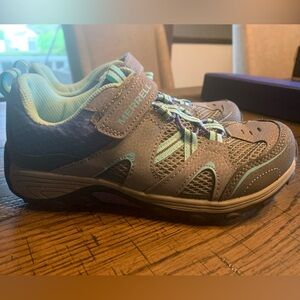 Size 2.5 Kids Merrell Shoes